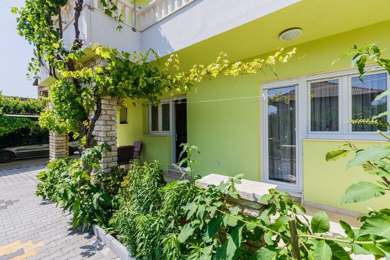 Apartamentos House Grgin