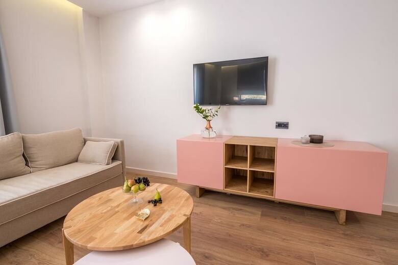 Glow Boutique Hotel & Suites