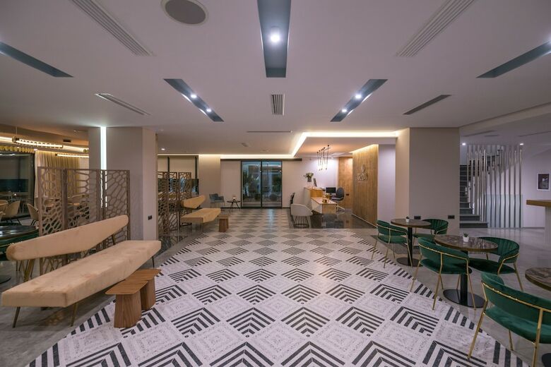 Glow Boutique Hotel & Suites