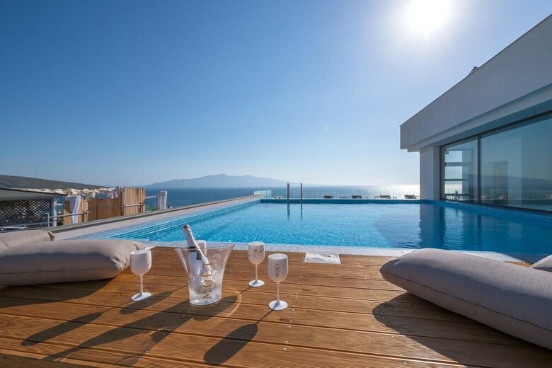 Glow Boutique Hotel & Suites