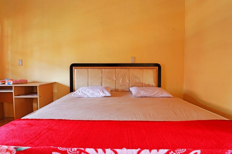 Hotel Roganda Guest House