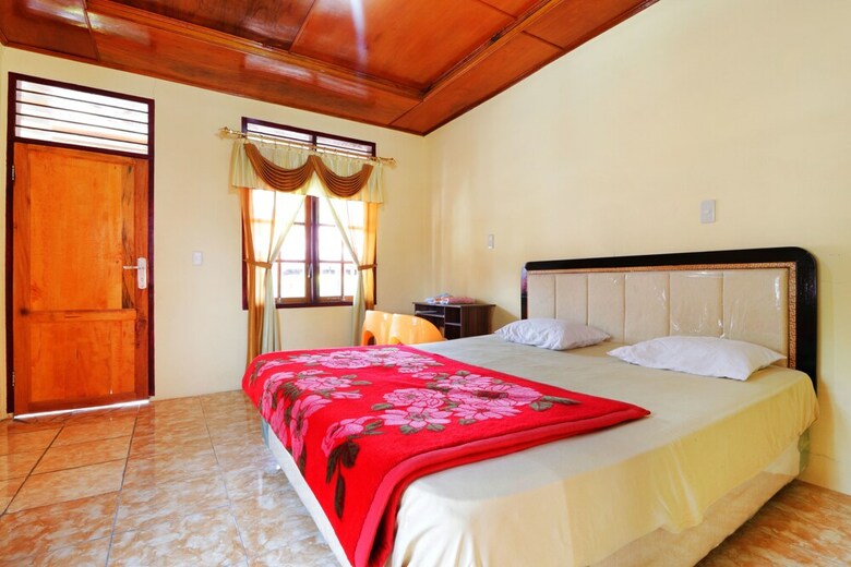Hotel Roganda Guest House