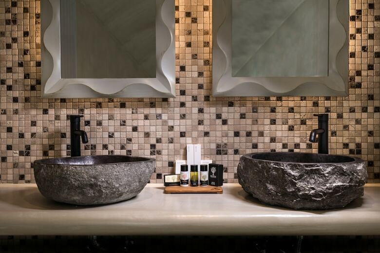 Aparthotel Marvarit Suites