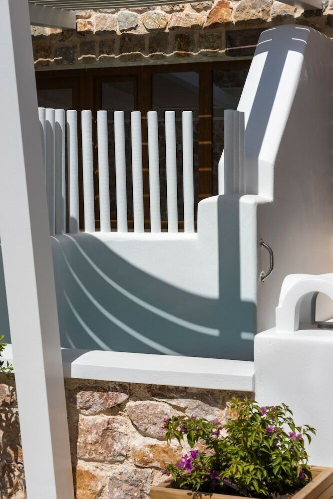 Aparthotel Marvarit Suites
