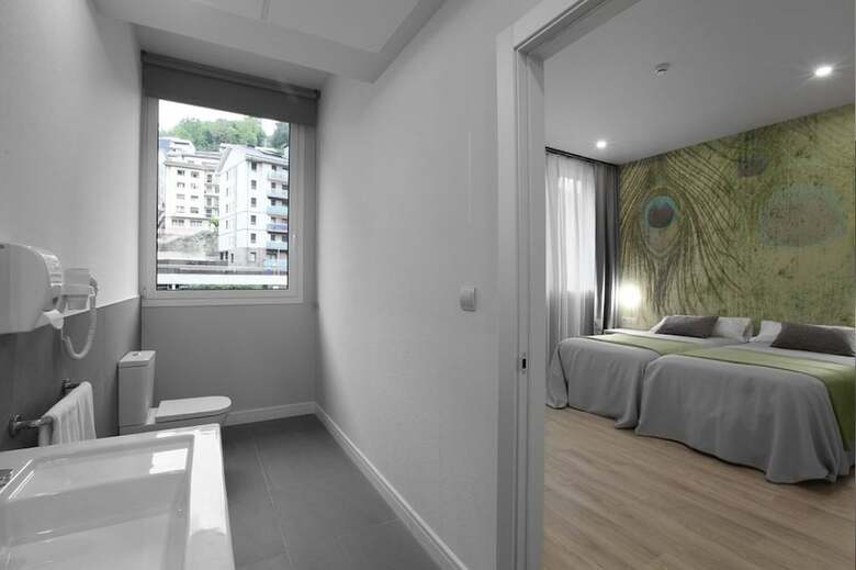 Hotel Eibarrooms Auto Check-in