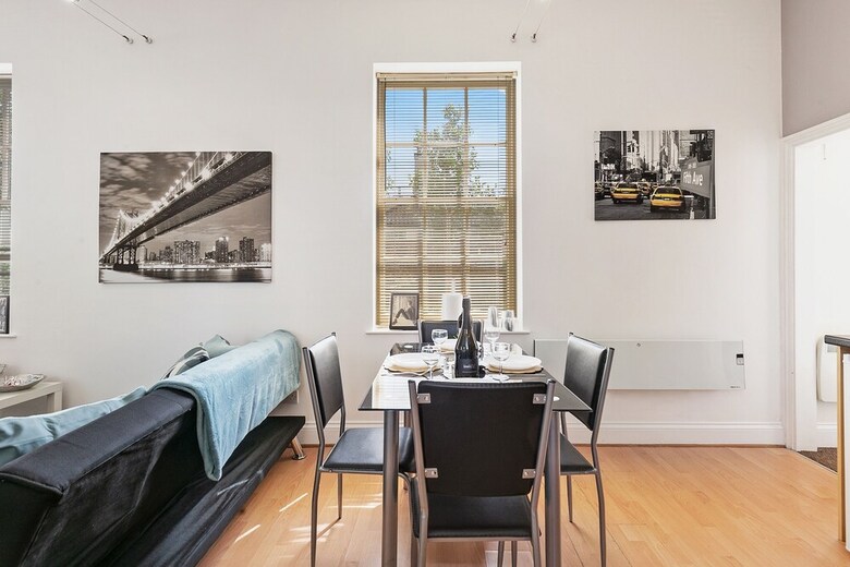 Apartamentos City Centre Gem With Parking