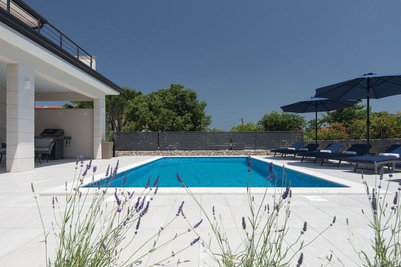 Beautiful Villa Magdalena - Porat