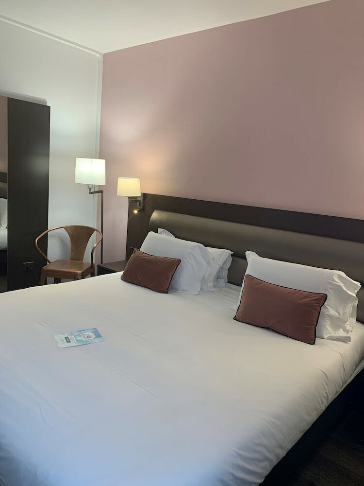 Hotel Kyriad Crepy En Valois