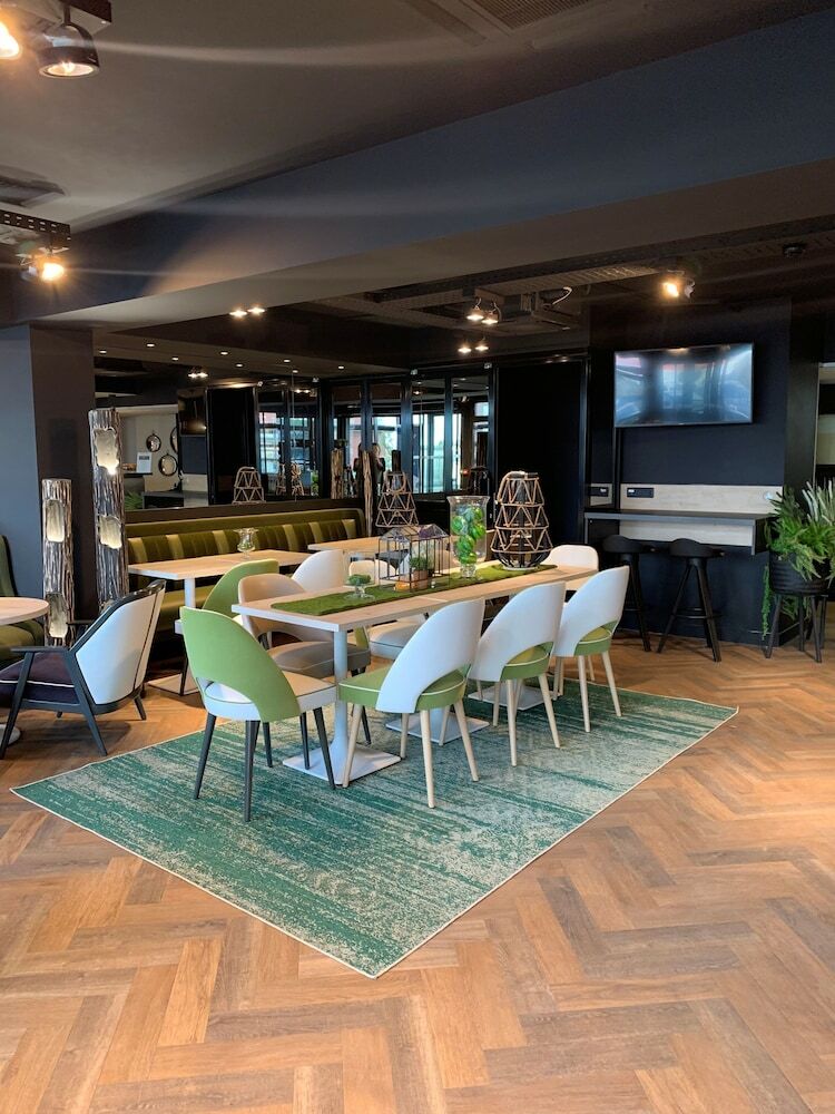 Hotel Kyriad Crepy En Valois