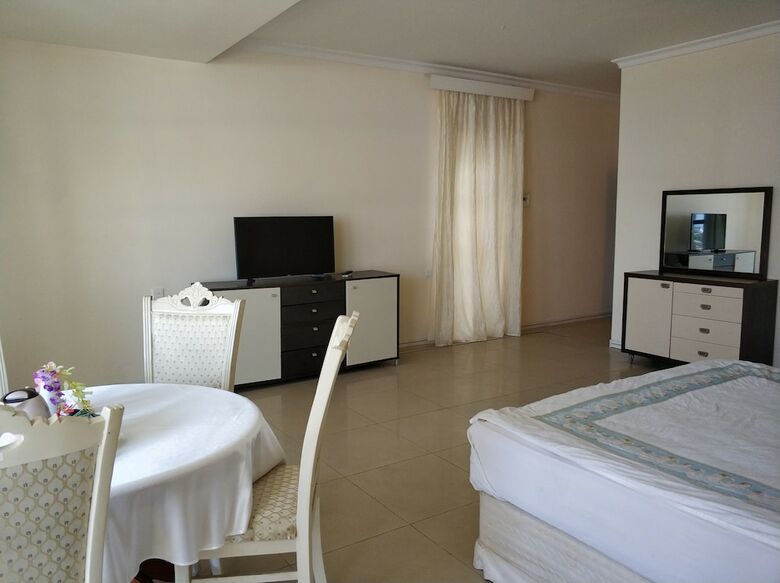 Hotel Khazar Golden Beach