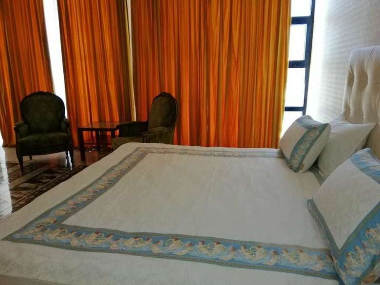 Hotel Khazar Golden Beach