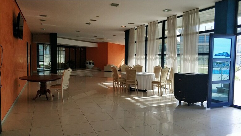 Hotel Khazar Golden Beach