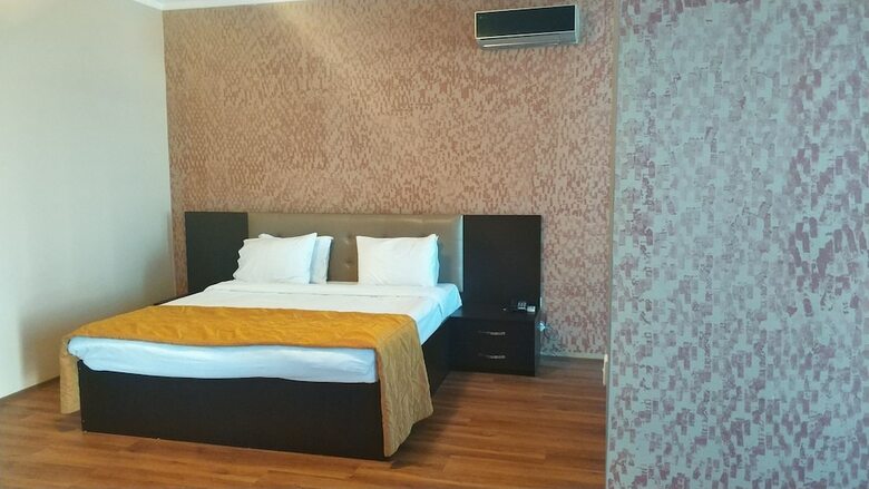 Hotel Khazar Golden Beach