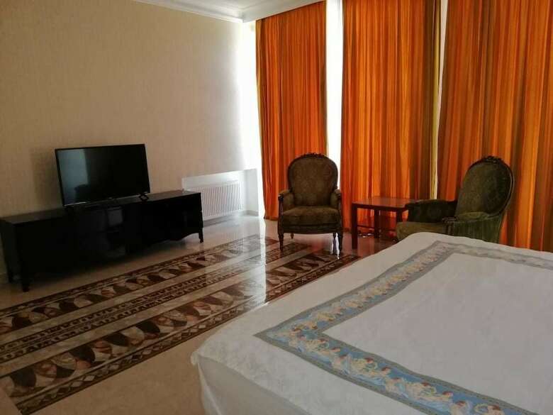 Hotel Khazar Golden Beach
