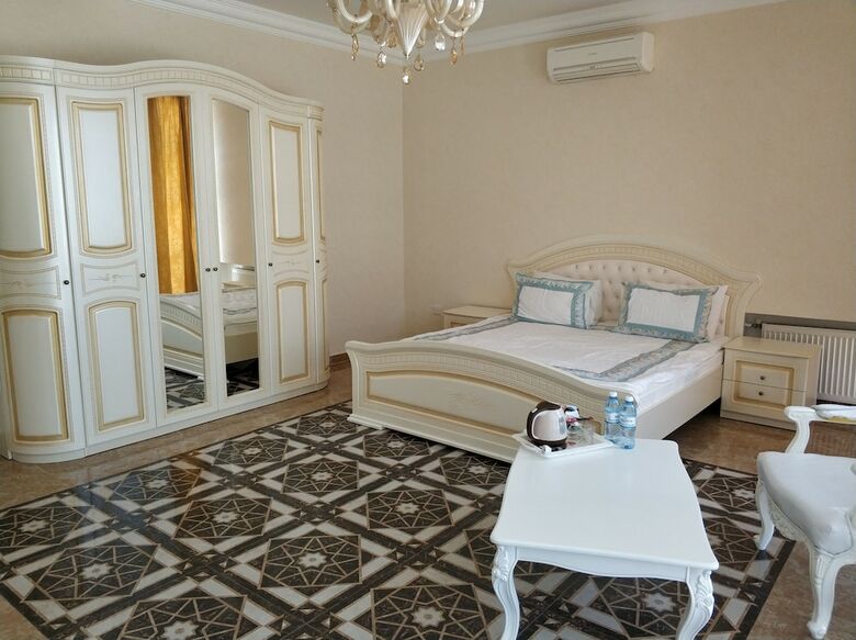 Hotel Khazar Golden Beach