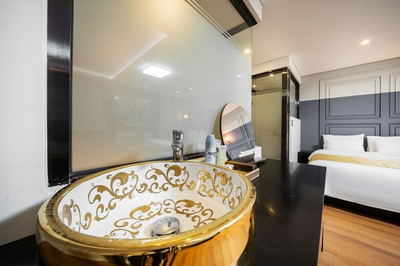 Seattle B Hotel