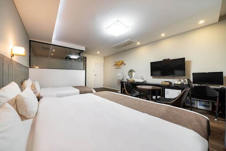 Seattle B Hotel