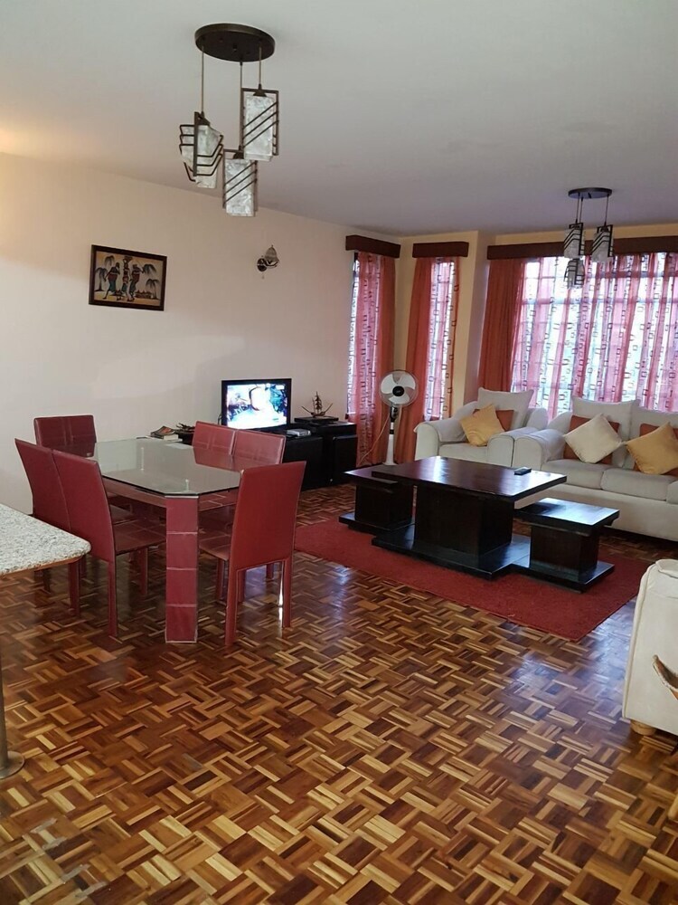 Apartamentos Yaya Center