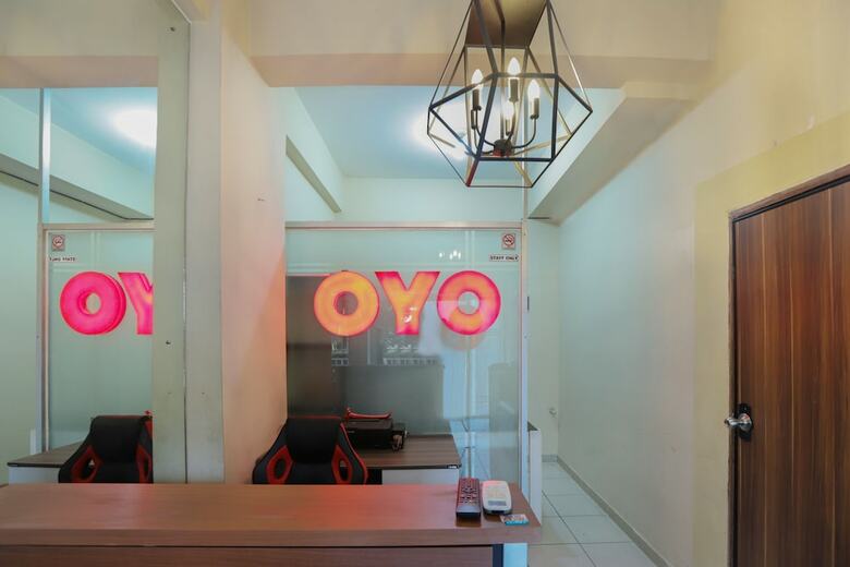 Oyo 909 Lauv Room Grand Centerpoint