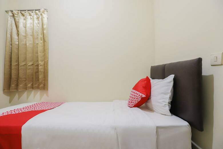 Oyo 909 Lauv Room Grand Centerpoint