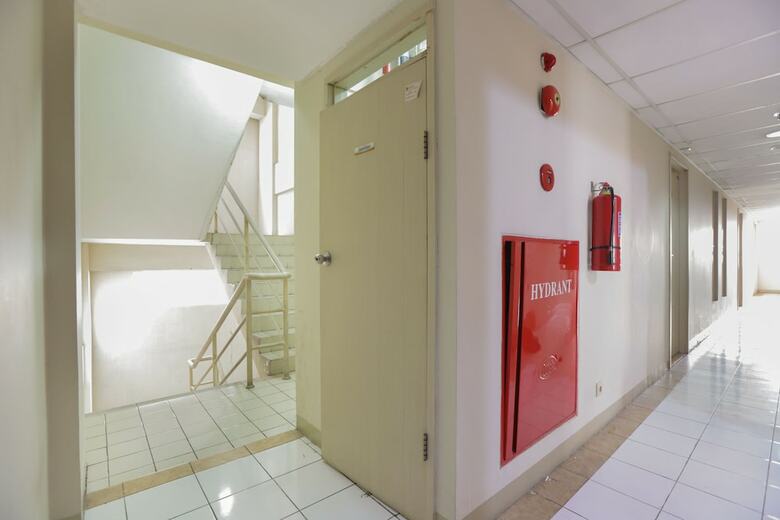 Oyo 909 Lauv Room Grand Centerpoint