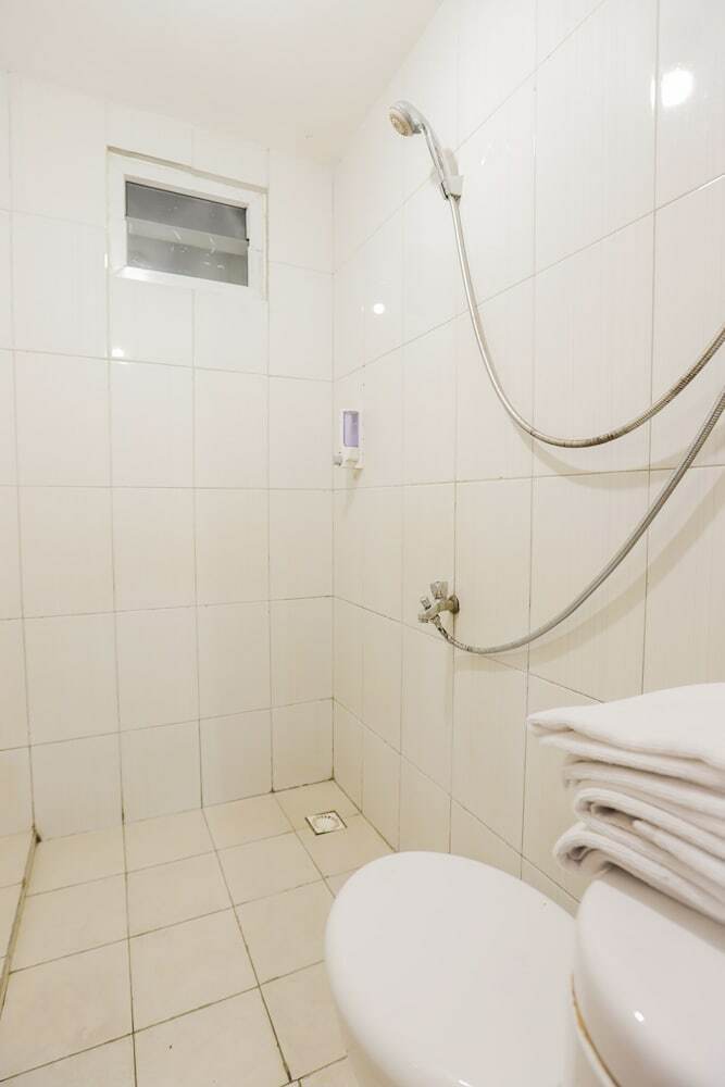 Oyo 909 Lauv Room Grand Centerpoint