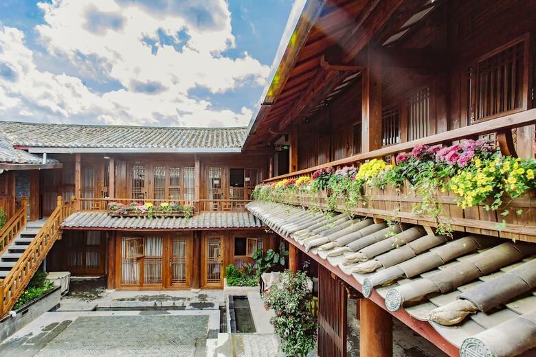 Posada Lijang First Bay Hotel