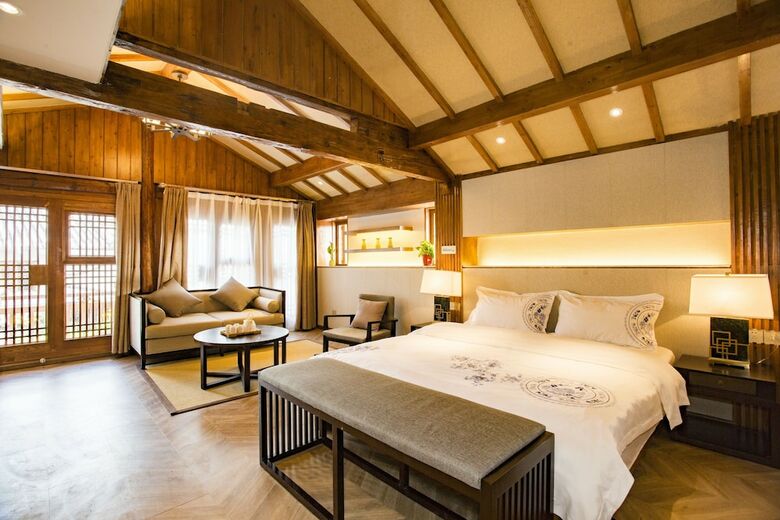 Posada Lijang First Bay Hotel