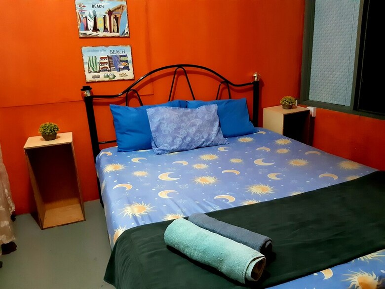 Hostal Bonobo Bed And Breakfast House