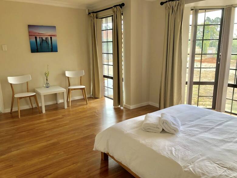 Riverton Lodge - Walk To Shopping Centre