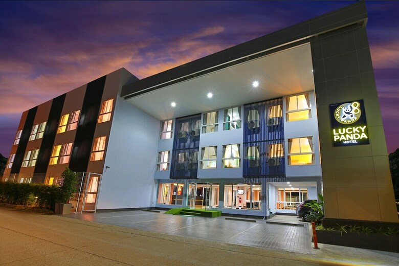 Hostal Lucky Panda Hotel - Hostel
