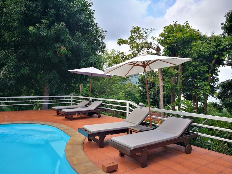 Hotel On The Hill Karon Resort