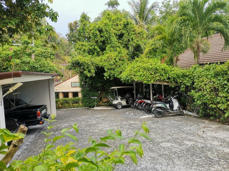 Hotel On The Hill Karon Resort