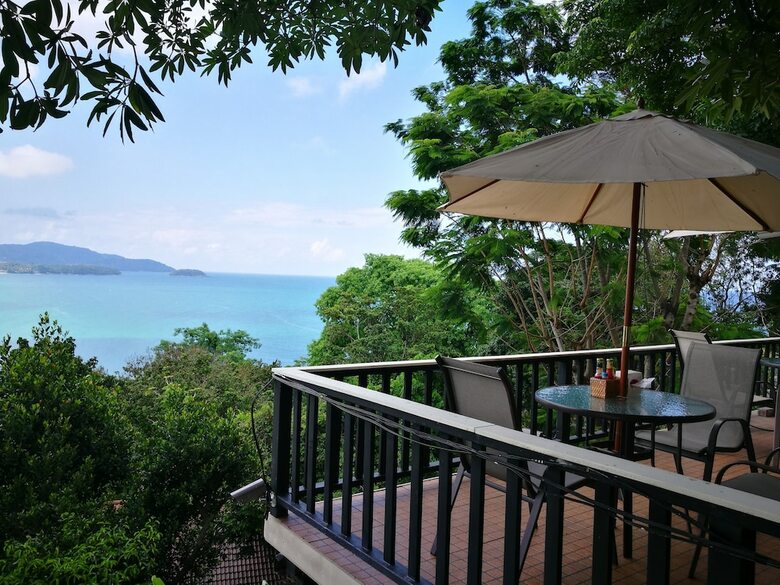 Hotel On The Hill Karon Resort