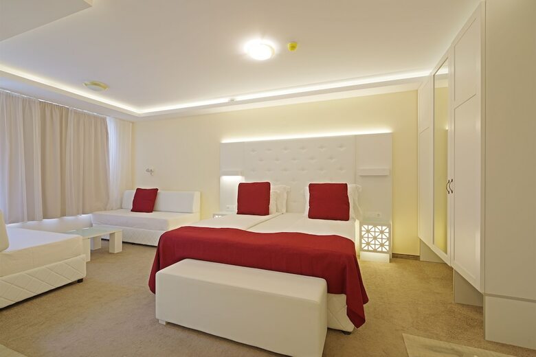 Hotel Perla Beach Luxury