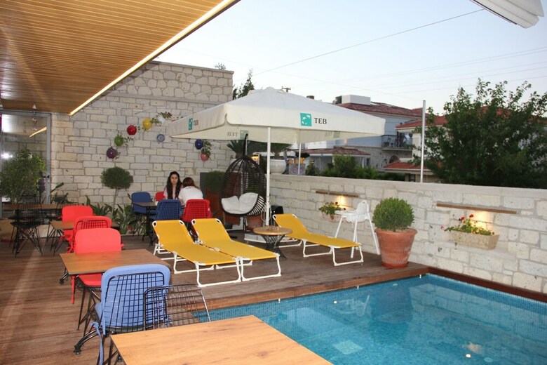 Posada Yerli Otel Alacati
