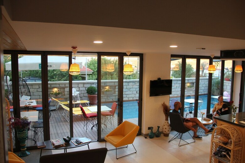 Posada Yerli Otel Alacati