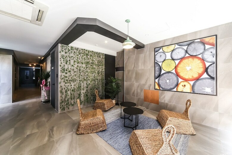 Gray 191 Hotel