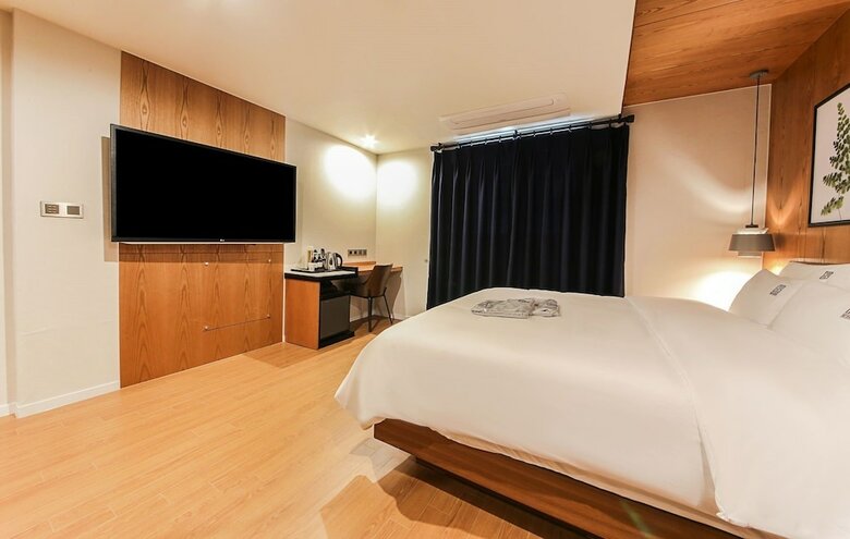Gray 191 Hotel