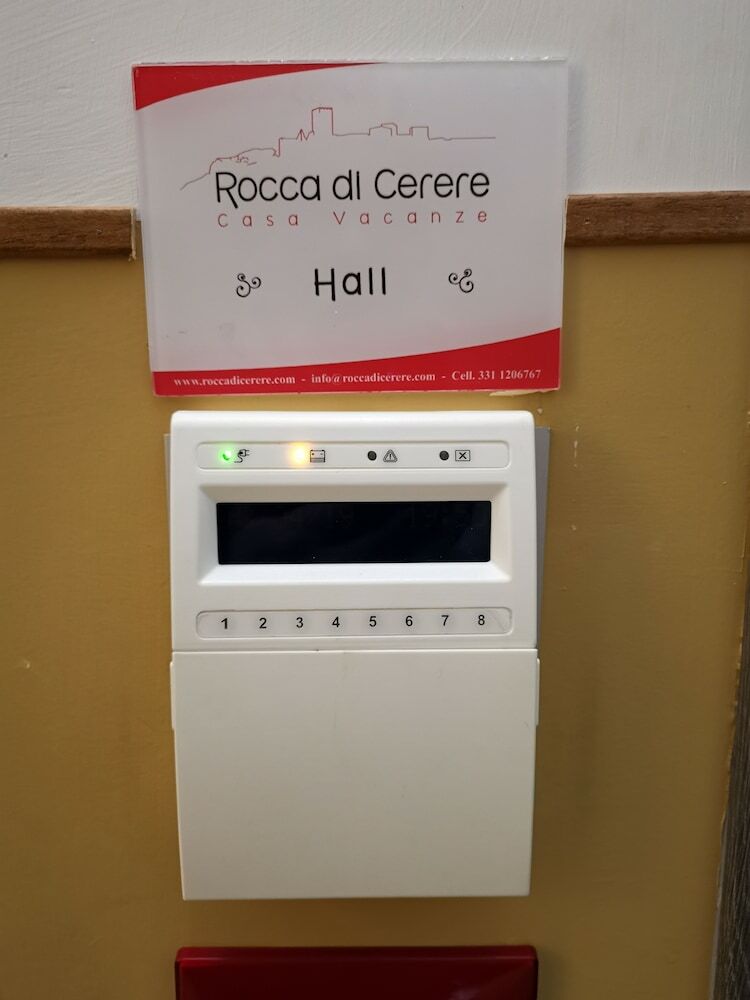 Rocca Di Cerere Apartments