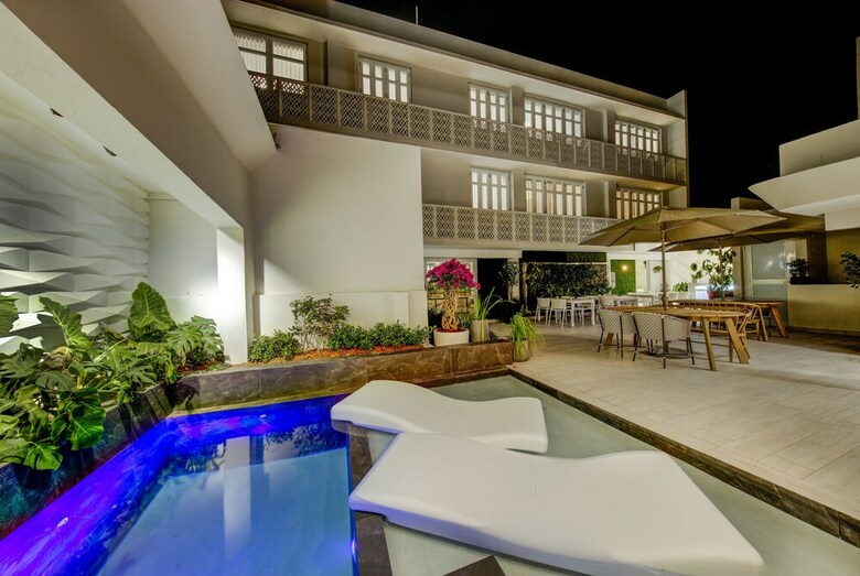 Tr�pica Beach Hotel