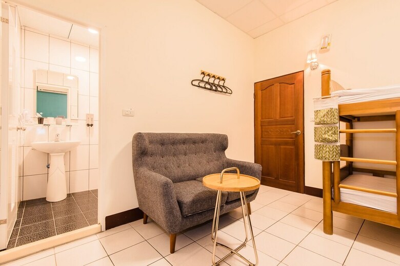 Bed & Breakfast Elug Homestay