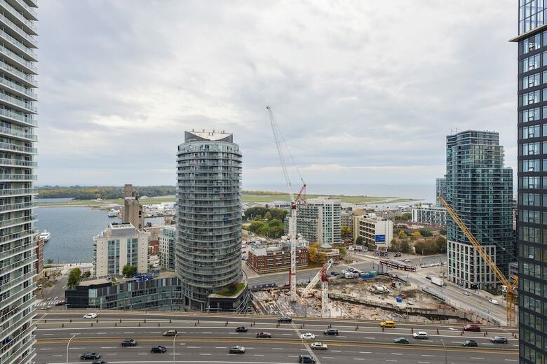 Apartamentos Metropolis Suites - City Place