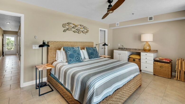 Seahorse Unit D - Three Bedroom Condo