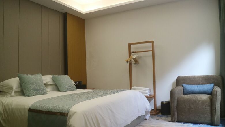 Lushan Xinyuan Hotel