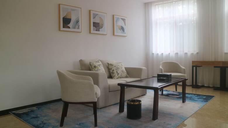 Lushan Xinyuan Hotel