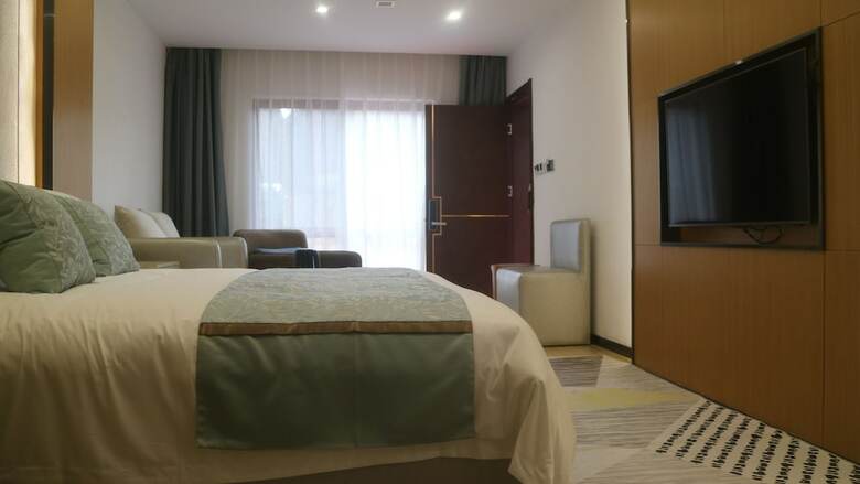 Lushan Xinyuan Hotel