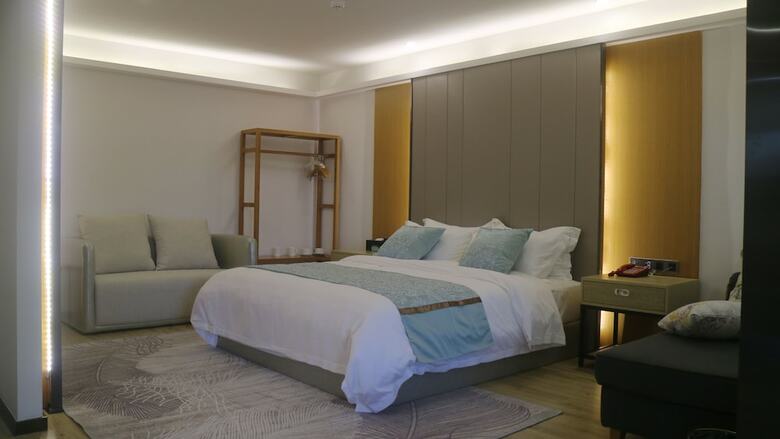 Lushan Xinyuan Hotel