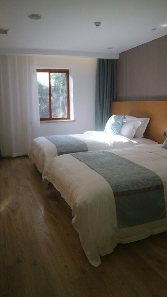 Lushan Xinyuan Hotel