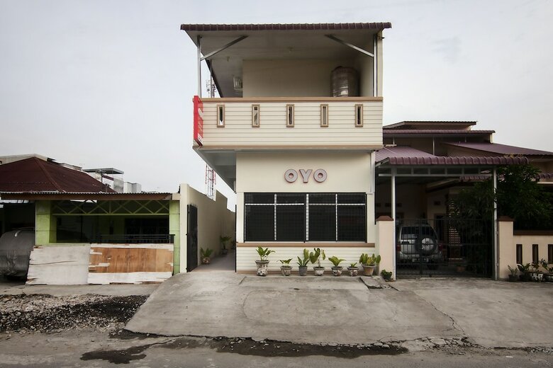 Hotel Oyo 885 Tangkul Residence